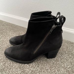 Rockport Boots Black Leather Heeled Side Zip EUC Size 7
